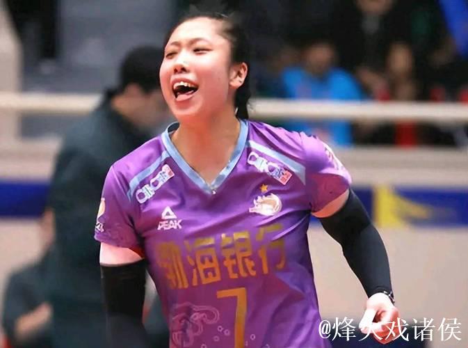暂不启用刘立雯改用杨艺，天津女排自由人之变，主帅陈方如何考量